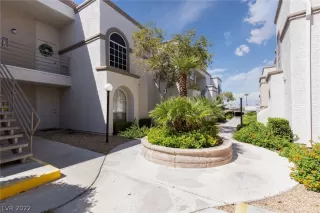 Photo #1: 2437689 Listing