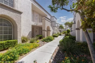 Photo #2: 2437689 Listing