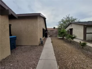 Photo #1: 2437692 Listing 