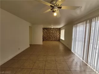 Photo #2: 2437692 Listing 