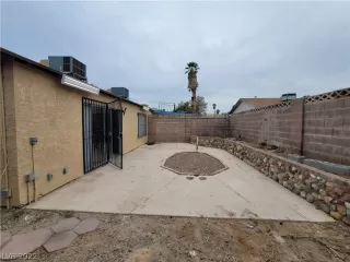 Photo #4: 2437692 Listing 