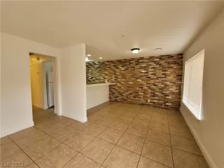 Photo #6: 2437692 Listing 