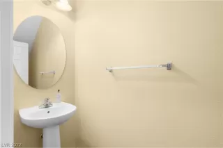 Photo #6: 2437700 Listing