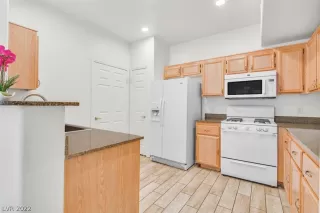 Photo #4: 2437723 Listing 