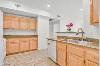 Photo #5: 2437723 Listing 