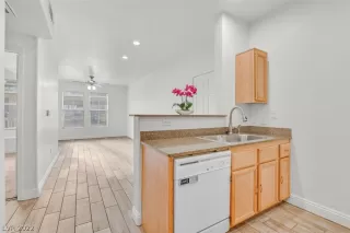 Photo #6: 2437723 Listing 