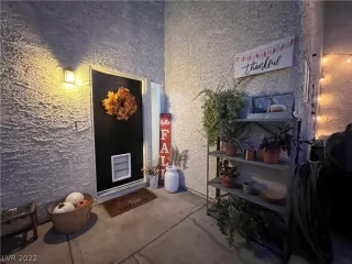 Photo #2: 2437726 Listing