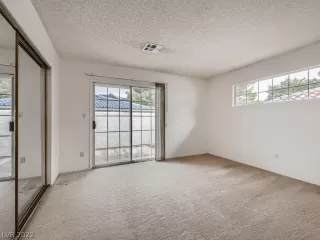 Photo #5: 2437732 Listing