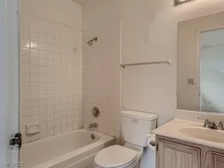 Photo #6: 2437732 Listing