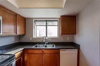 Photo #5: 2437764 Listing