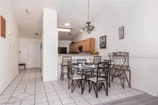 Photo #3: 2437799 Listing