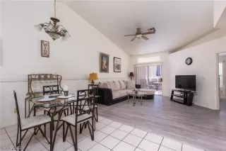 Photo #4: 2437799 Listing