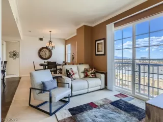 Photo #3: 2437820 Listing