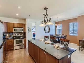 Photo #5: 2437820 Listing