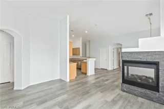 Photo #2: 2437826 Listing