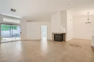 Photo #5: 2437850 Listing 