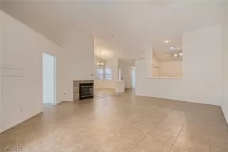 Photo #6: 2437850 Listing 