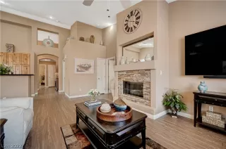 Photo #2: 2437852 Listing 