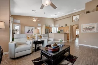 Photo #3: 2437852 Listing 