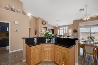 Photo #6: 2437852 Listing 