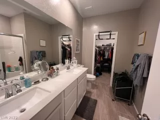 Photo #5: 2437854 Listing