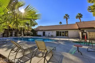 Photo #3: 2437876 Listing 