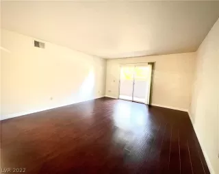 Photo #6: 2437876 Listing 