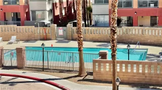 Photo #2: 2437911 Listing 