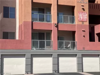 Photo #4: 2437911 Listing 