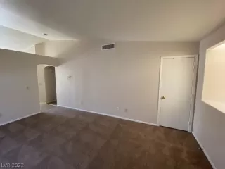 Photo #3: 2437914 Listing 