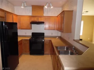 Photo #3: 2437927 Listing 