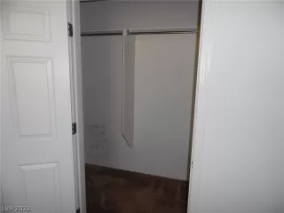 Photo #6: 2437927 Listing 