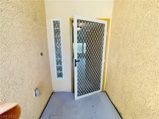 Photo #5: 2437949 Listing 