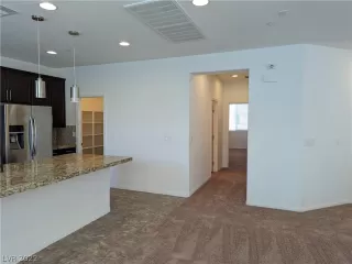 Photo #6: 2437969 Listing 