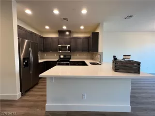 Photo #1: 2437970 Listing 