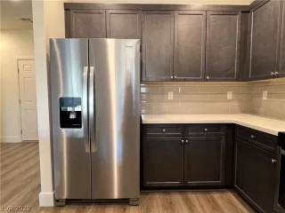 Photo #3: 2437970 Listing 