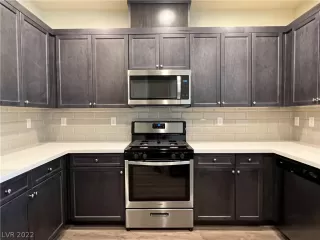 Photo #4: 2437970 Listing 