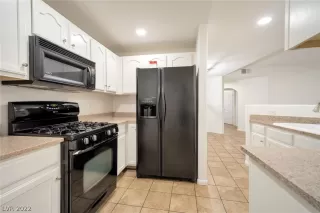 Photo #4: 2437986 Listing 