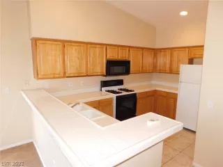 Photo #1: 2437987 Listing 