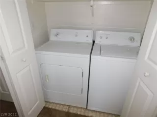 Photo #3: 2437987 Listing 