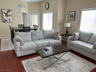 Photo #2: 2438043 Listing