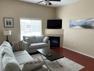 Photo #3: 2438043 Listing