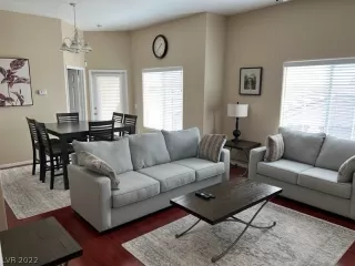 Photo #4: 2438043 Listing