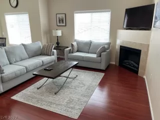 Photo #5: 2438043 Listing