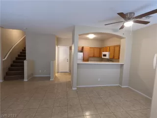 Photo #4: 2438047 Listing 