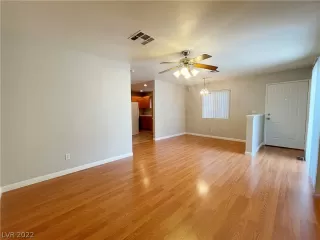 Photo #3: 2438053 Listing 