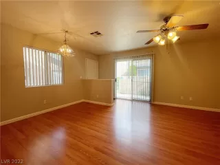 Photo #4: 2438053 Listing 