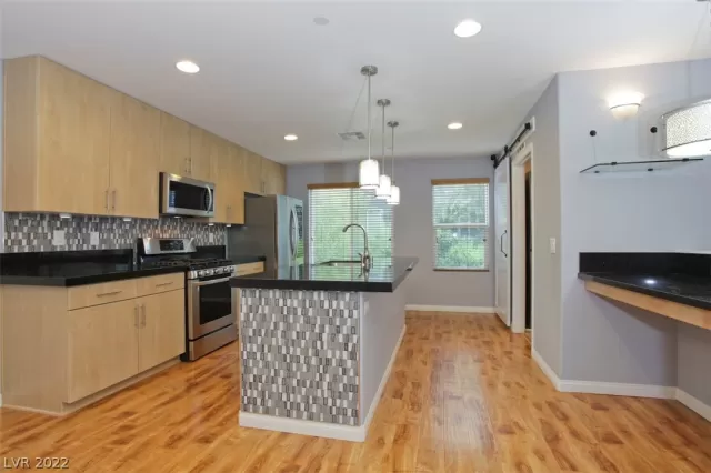 MLS: 2438062 Condo For Sale