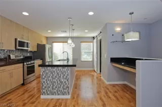 Photo #1: 2438062 Listing 