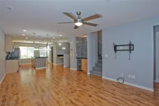 Photo #5: 2438062 Listing 